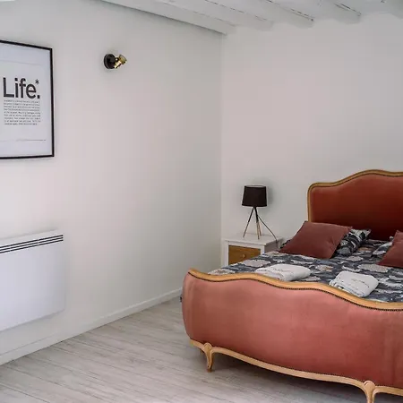 بيت ضيافة Domaine De Cantelou *