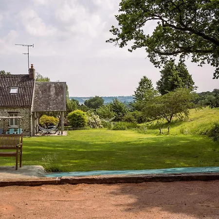 بيت ضيافة Domaine De Cantelou *